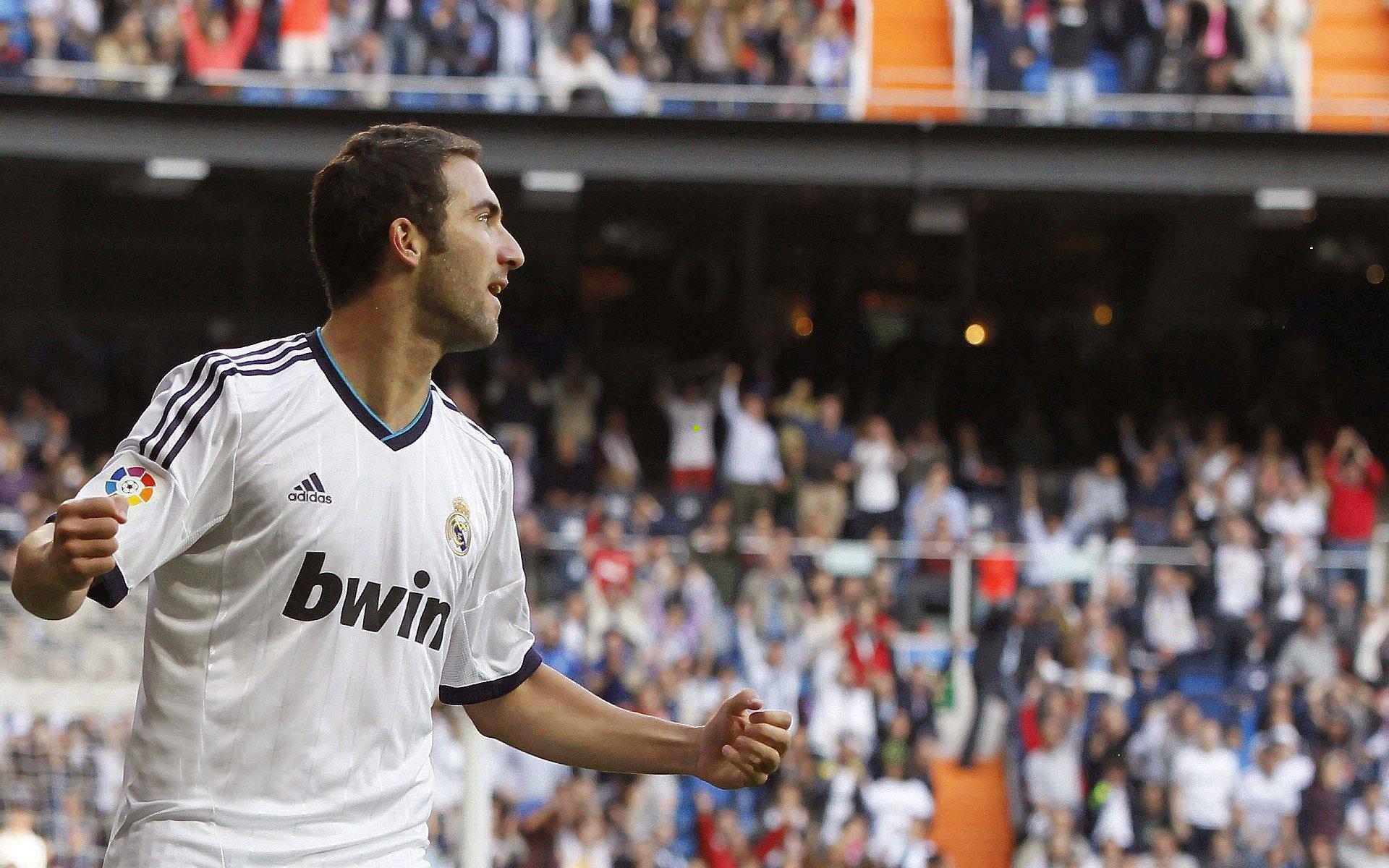 卡纳瓦罗亲自辟谣，年薪400万欧元传闻不实，实际收入不足一半